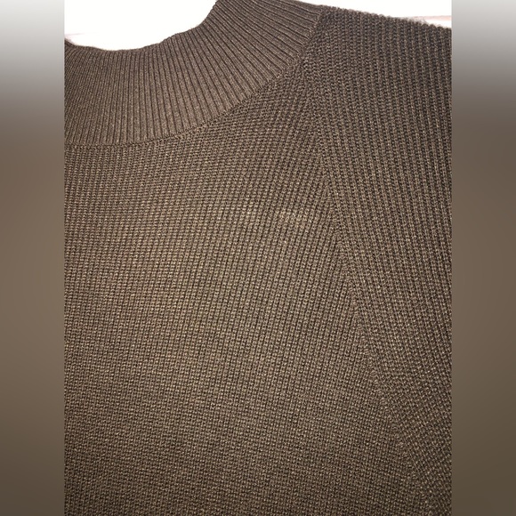 Worthington Olive Green Woven Top - Size Large - Picture 5 of 5